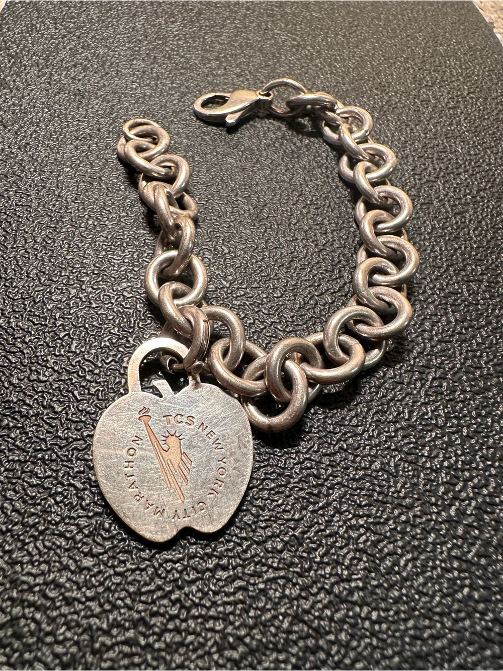 Tiffany & Co. New York City Marathon Apple Charm Bracelet Sterling Silver 925 7”